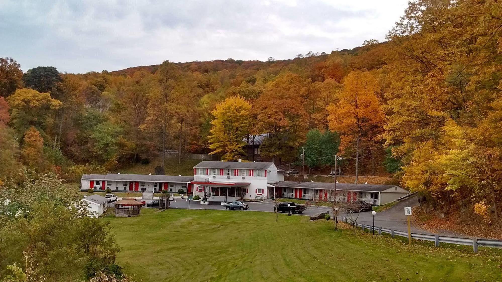 Colony House Motel Waynesboro Exterior photo